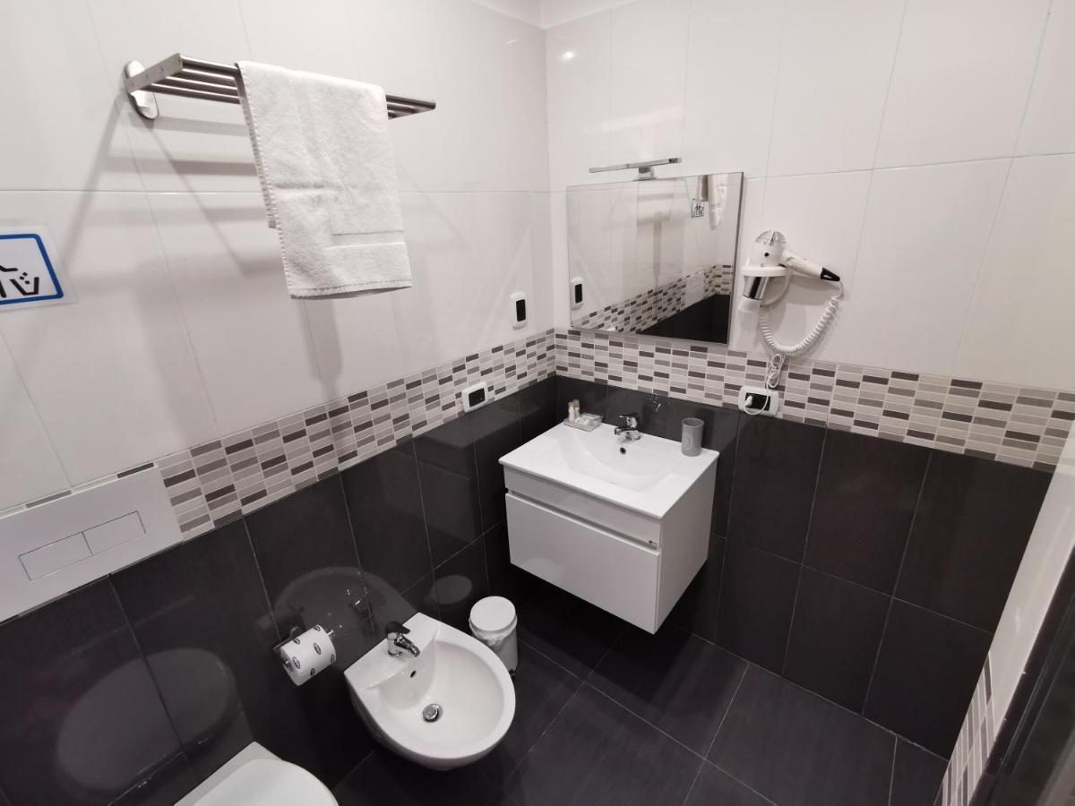 Soave Rooms Наполи Екстериор снимка