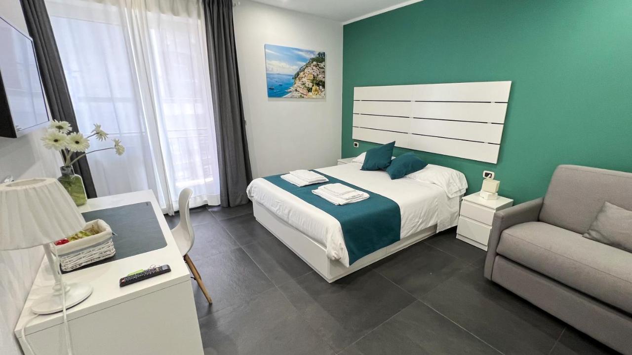 Soave Rooms Наполи Екстериор снимка