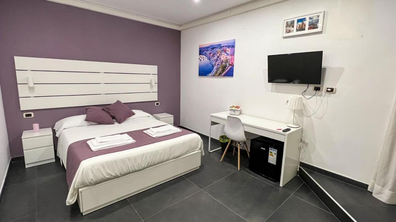 Soave Rooms Наполи Екстериор снимка