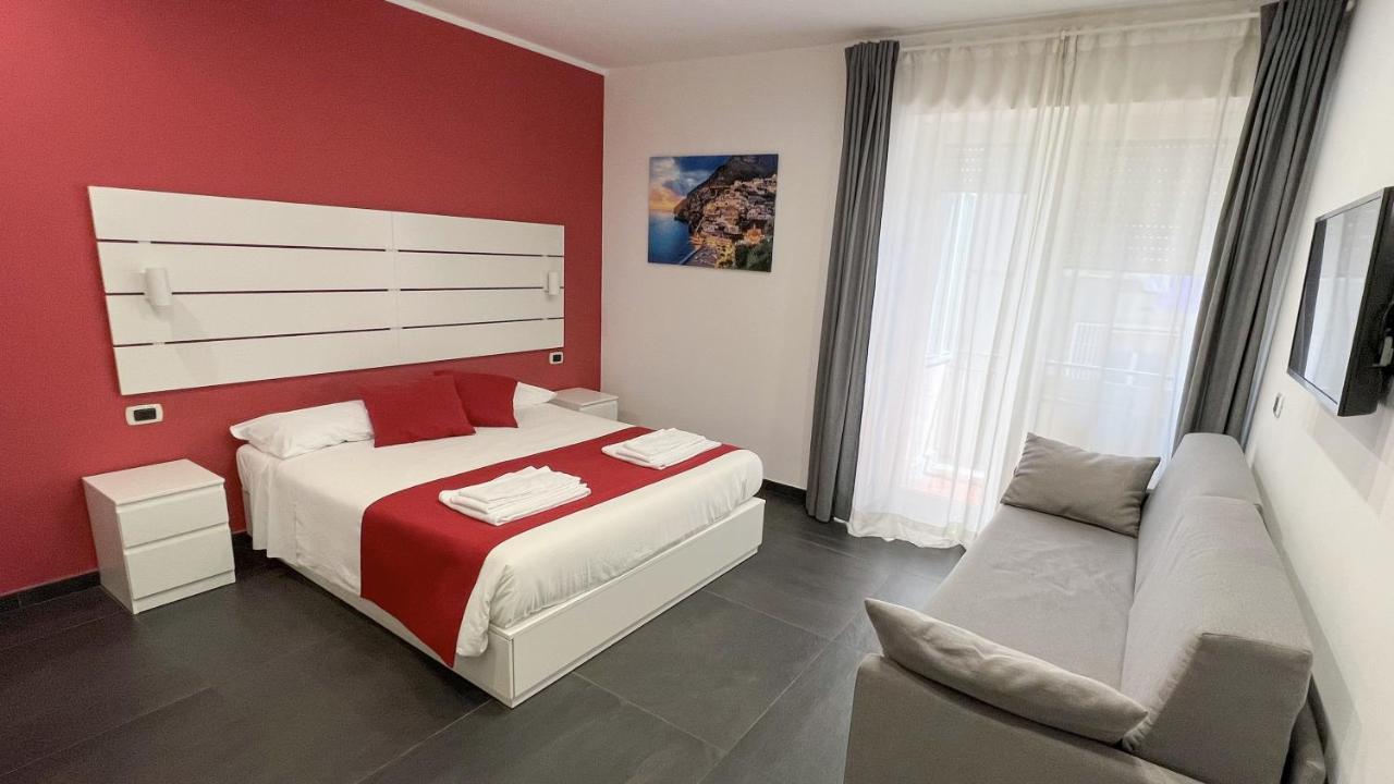 Soave Rooms Наполи Екстериор снимка