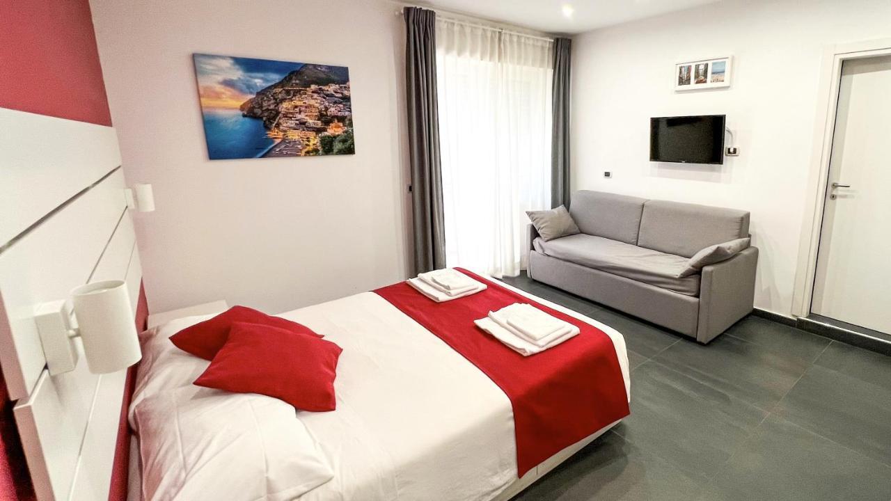 Soave Rooms Наполи Екстериор снимка