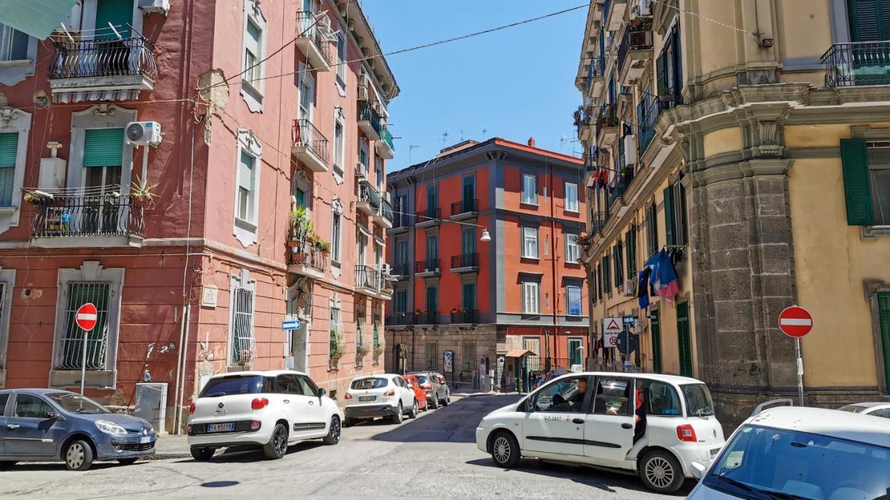 Soave Rooms Наполи Екстериор снимка