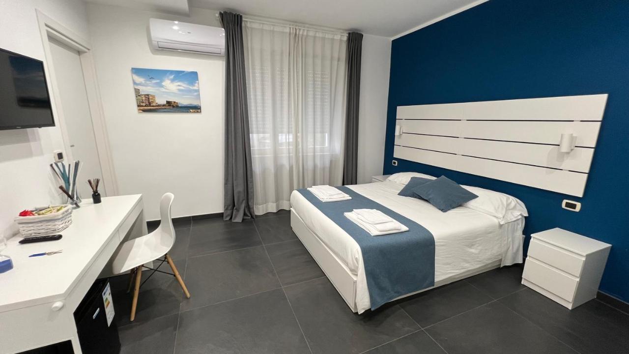 Soave Rooms Наполи Екстериор снимка