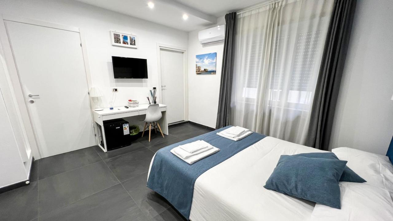Soave Rooms Наполи Екстериор снимка