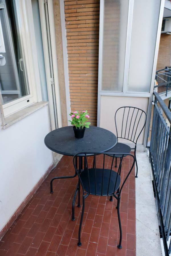 Soave Rooms Наполи Екстериор снимка
